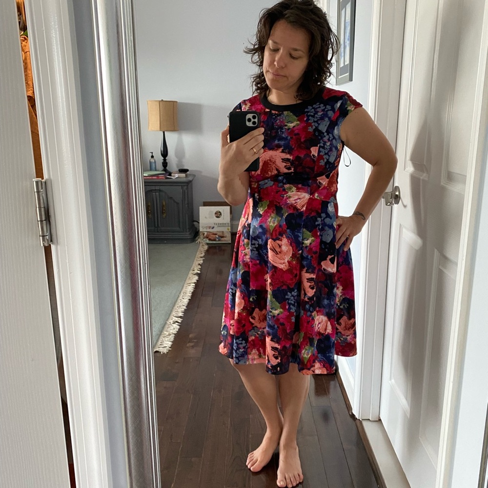 Maggy London size 2 dress (fits more like a 4)